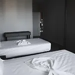 White Crown Hotel