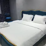 White Crown Hotel