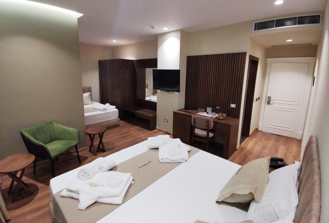White Crown Hotel Kamez
