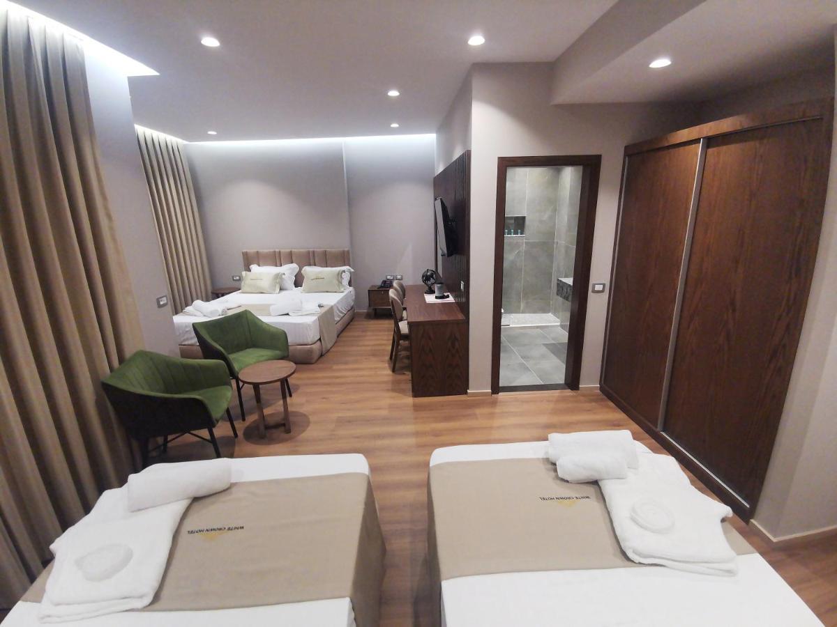 White Crown Hotel 4*