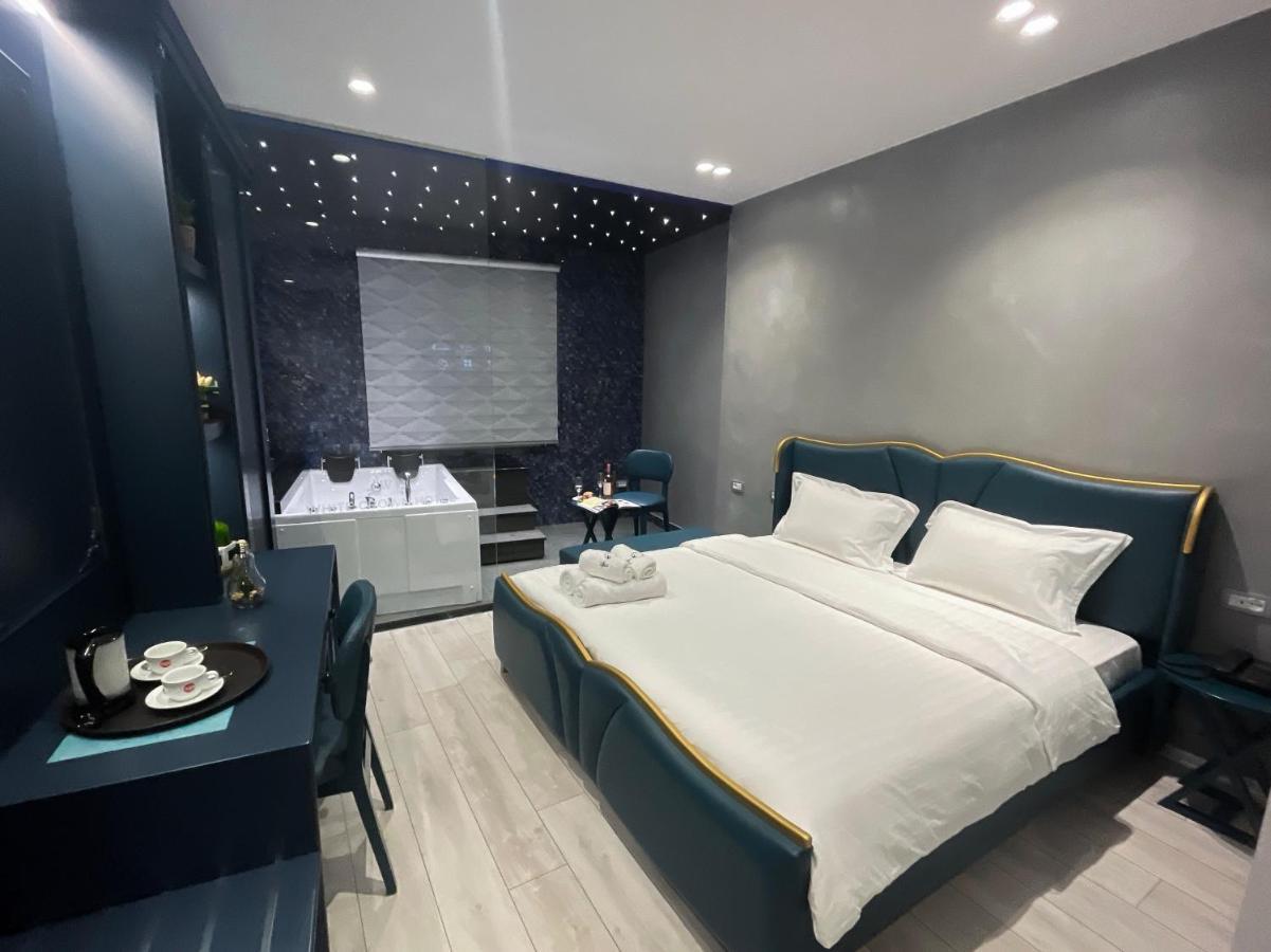 Hotel White Crown 4*